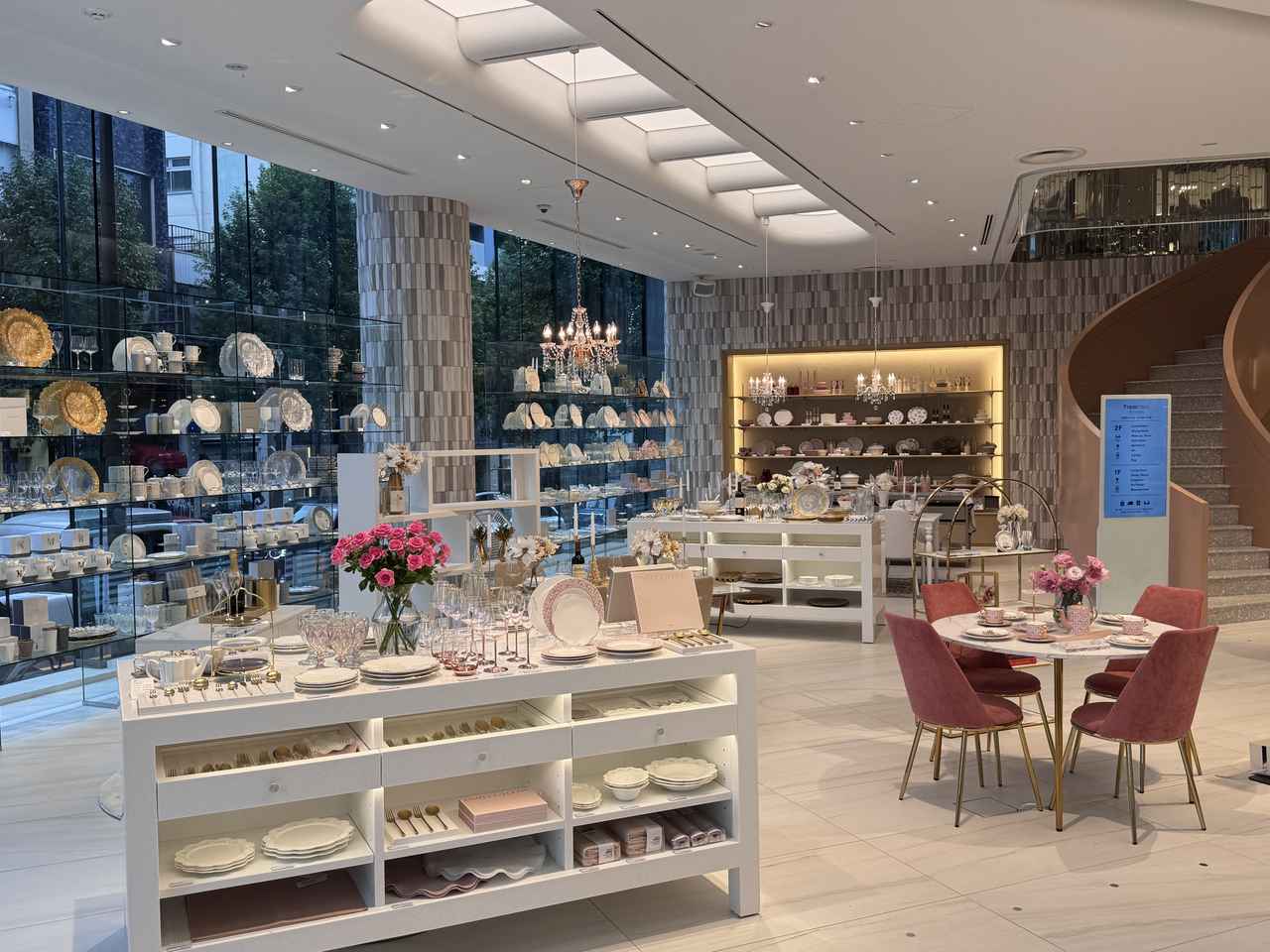 画像 : 1番目の画像 - 「【Francfranc青山店＆新宿サザンテラス店】“心ときめく”空間へ♡ライフスタイル提案型店舗としてリニューアルオープン！」のアルバム - カワコレメディア