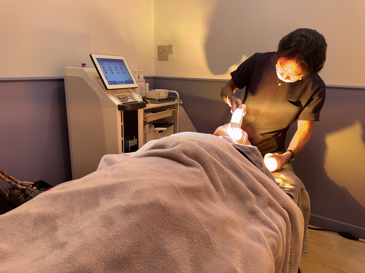 画像: BBLダブル 40,700円(トライアル 33,000円) PF full(シミ・毛細血管)16,500円(トライアル 9,900円) *価格は2025年10月現在