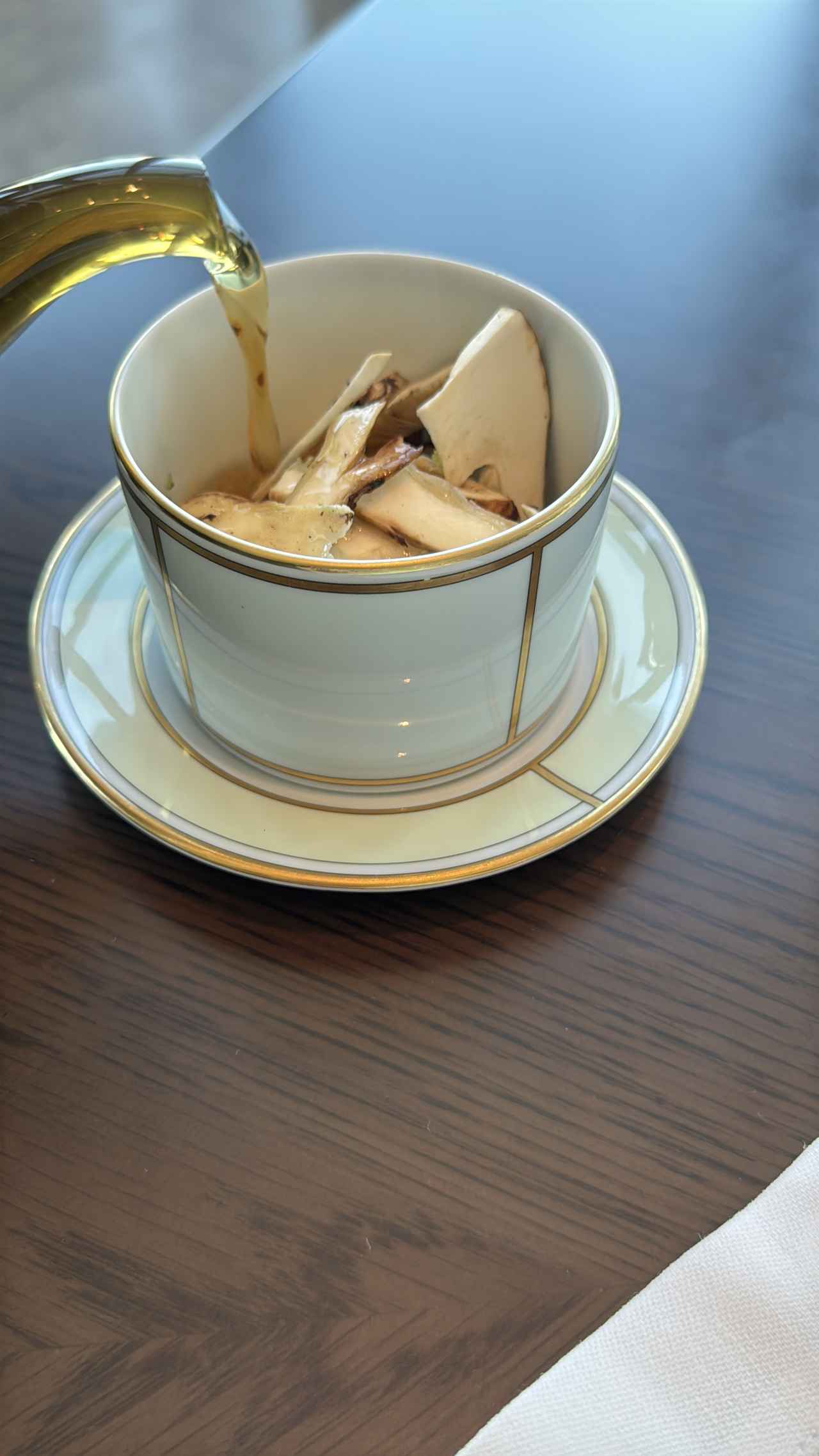 画像8: 世界最高峰のラグジュアリー「ウォルドーフ・アストリア」が大阪に誕生♡吹き抜け空間で味わう優雅なアフタヌーンティー