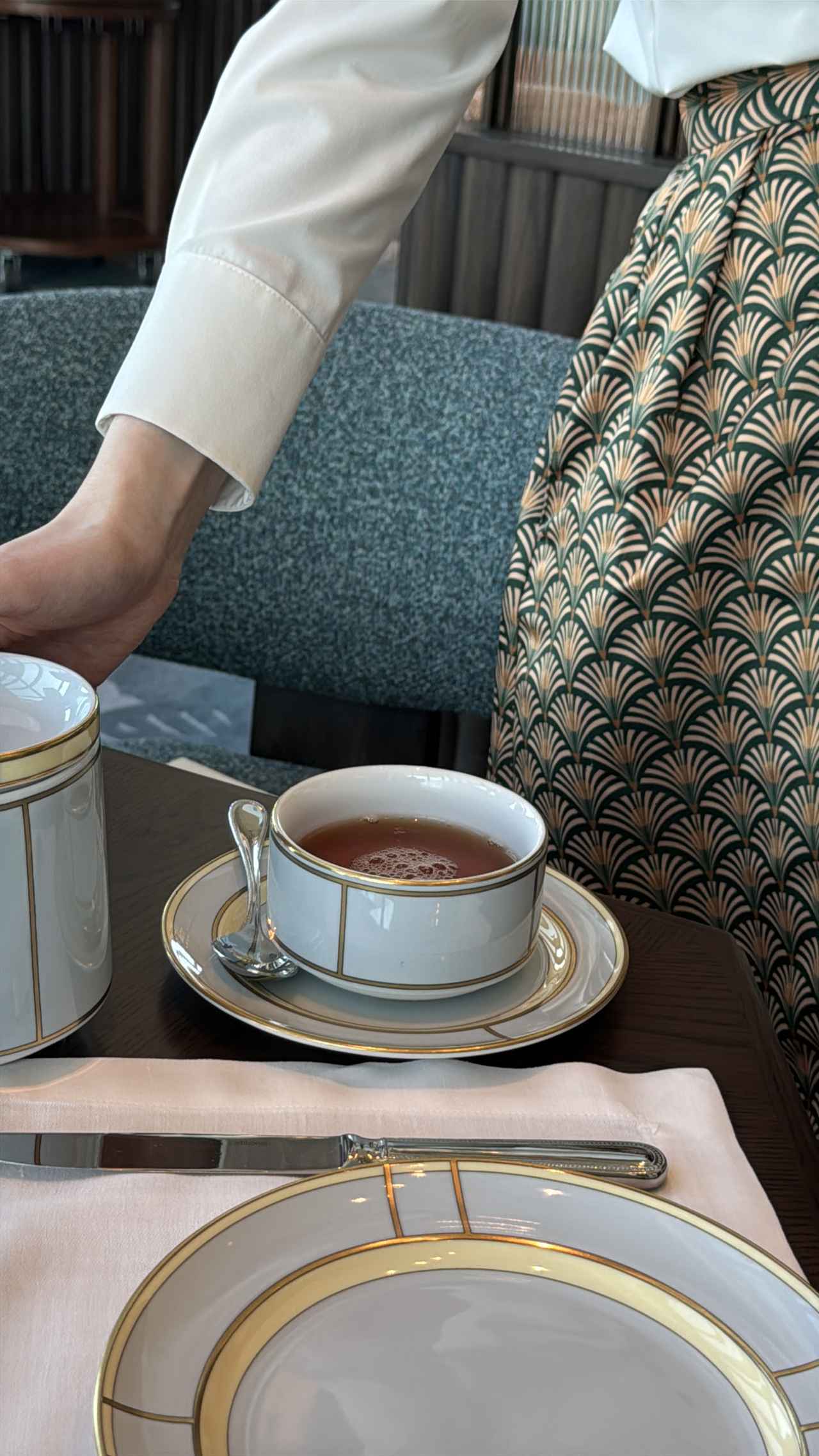 画像1: 世界最高峰のラグジュアリー「ウォルドーフ・アストリア」が大阪に誕生♡吹き抜け空間で味わう優雅なアフタヌーンティー