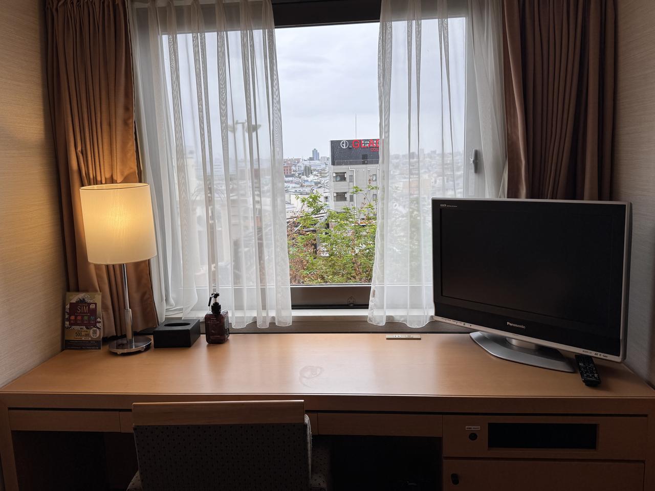 画像2: コンパクトながら、仕事がしやすい客室