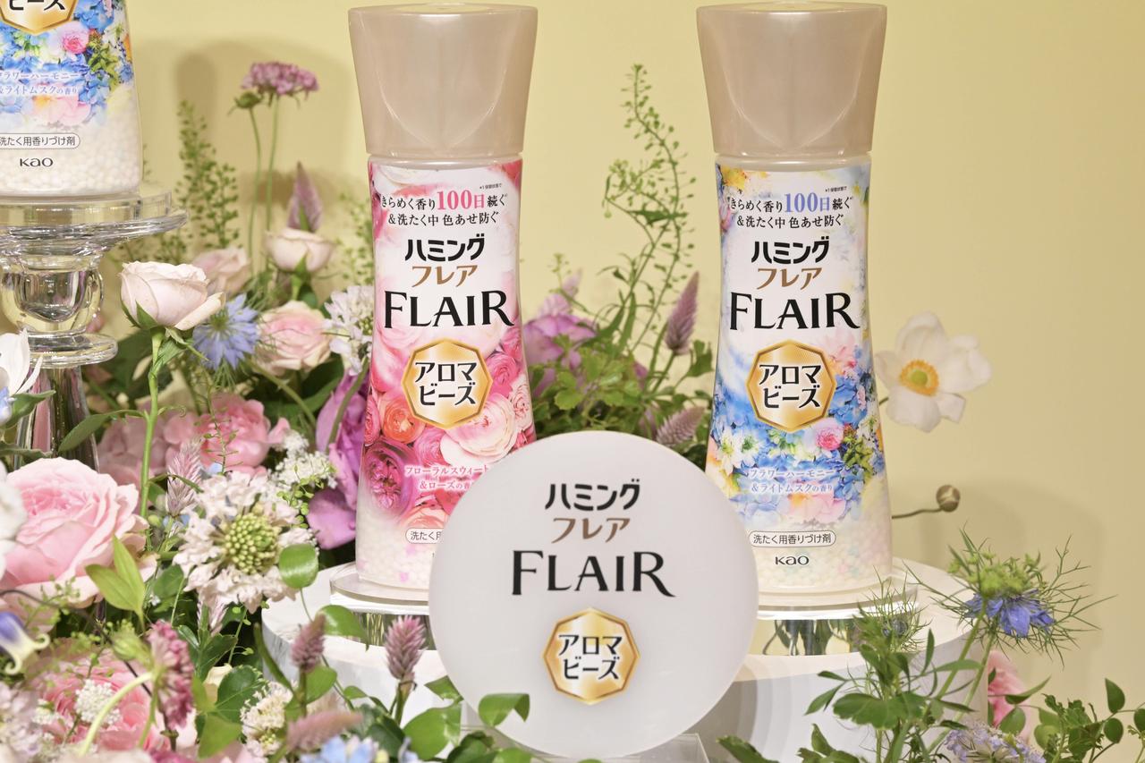 画像: 【左】〈フローラルスウィート&ローズの香り> 【右】〈フラワーハーモニー&ライトムスクの香り>