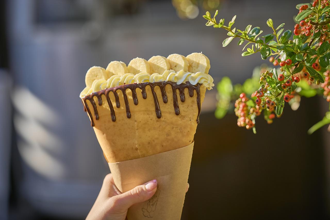 画像: ここから、今回「TikTok Autumn Fest」にも出店される⼈気カフェ「クレープとエスプレッソと」についてお伺いしたいのですが、このお店はどのような思いから⽣まれたのでしょうか。