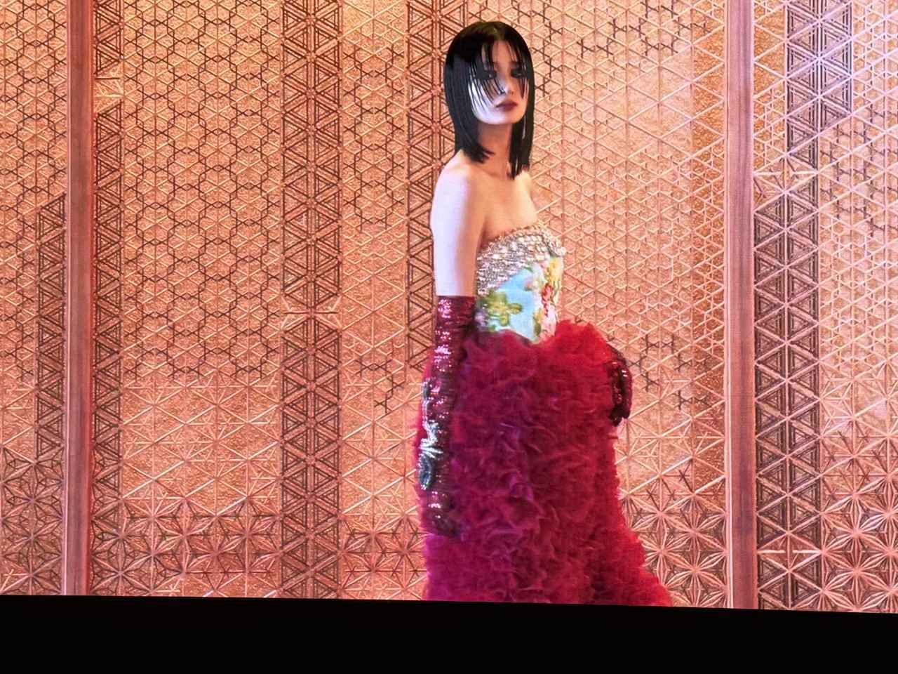 画像8: 八芳園でのみ着用可能♡唯一無二の祝福を纏う【TOMO KOIZUMI × KOTOHOGI】特別なウエディングドレスが誕生