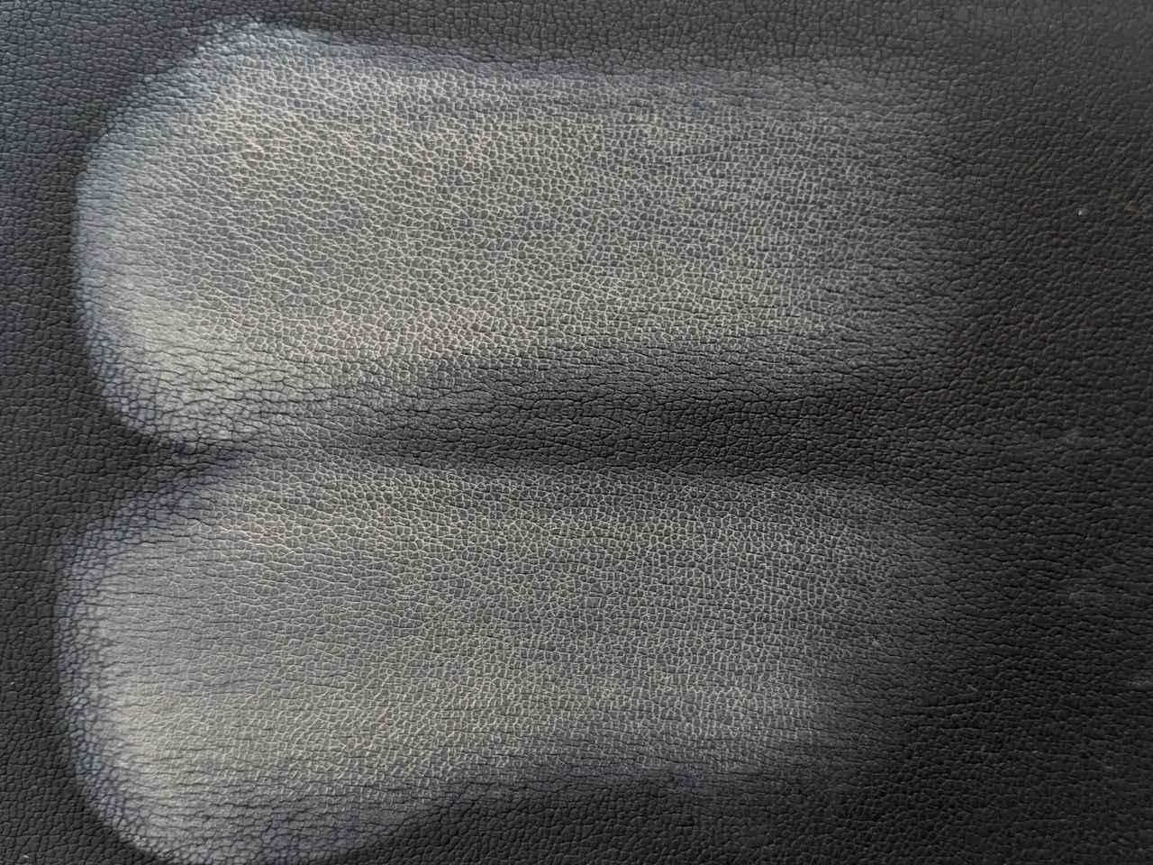 画像: ＜スーッと伸ばし塗り＞　高密着なのに伸びが良い