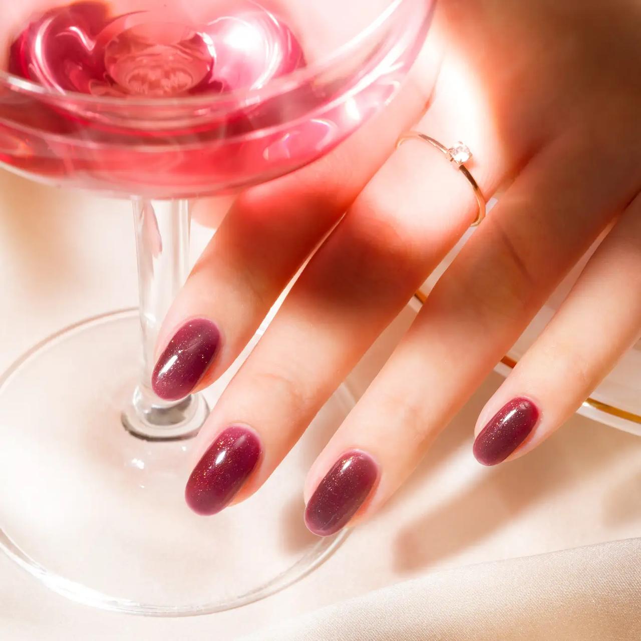 画像: ビターな深みのあるゴールドラメが甘美なワインレッド【限定色】