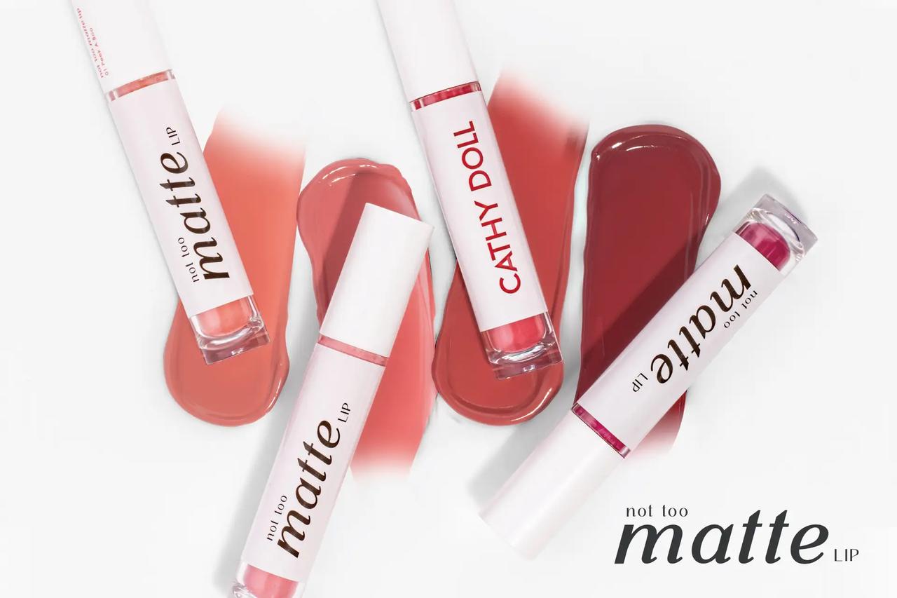 画像: 商品名：Cathy Doll　ノットトゥーマット リップ 価格：1,200円（税抜）／1,320円（税込） 発売：2025年10月29日（水） 先行発売：全国のドン・キホーテ（一部店舗除く） 楽天市場（公式認定ショップ：シトラスマーケット） ・敏感肌の人にも使いやすいパラベンとアルコール不使用 ・動物実験を行わず、植物由来の成分のみを使用したヴィーガン処方  item.rakuten.co.jp