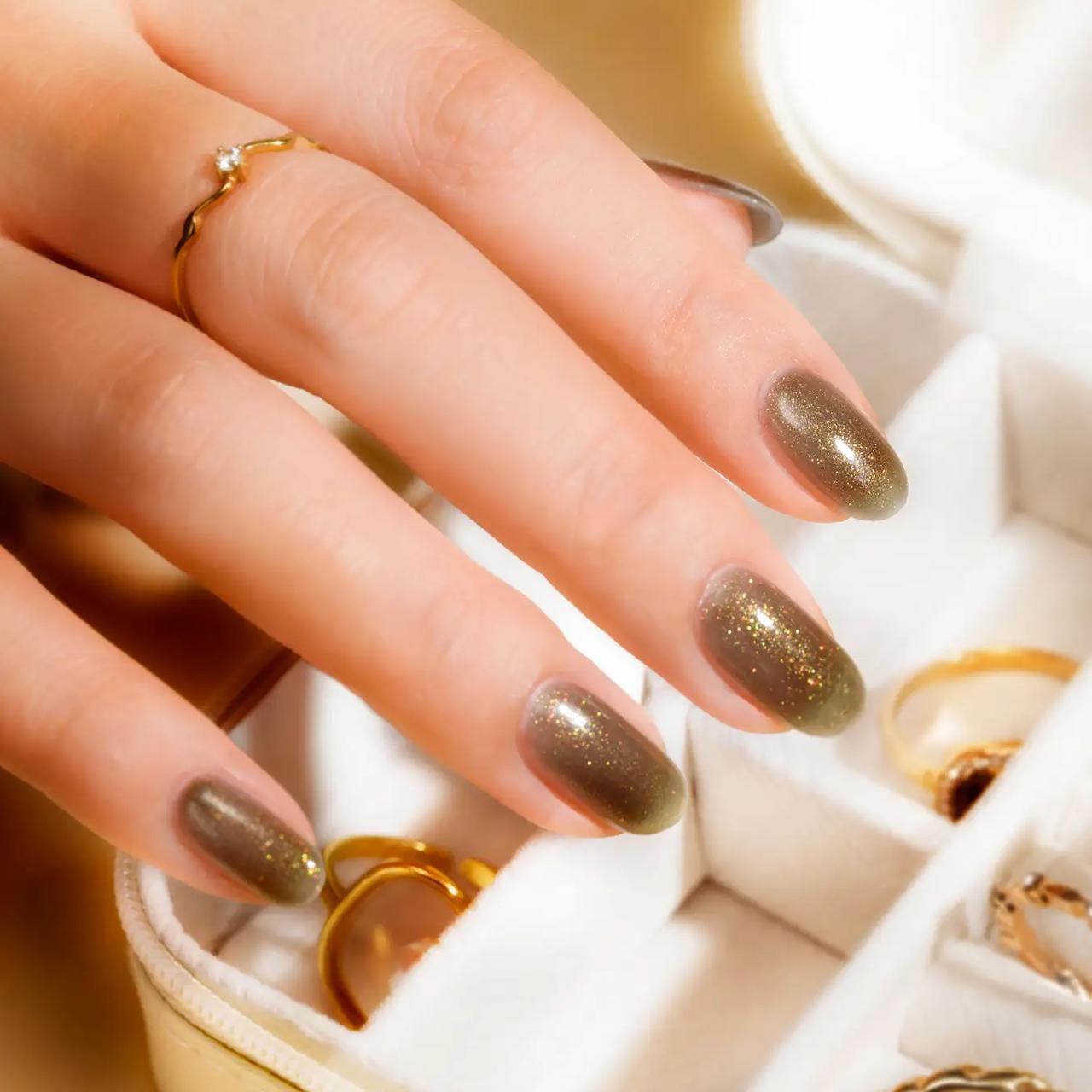 画像2: 多彩ラメが浮かび上がるファッショナブルなカーキカラー【限定色】