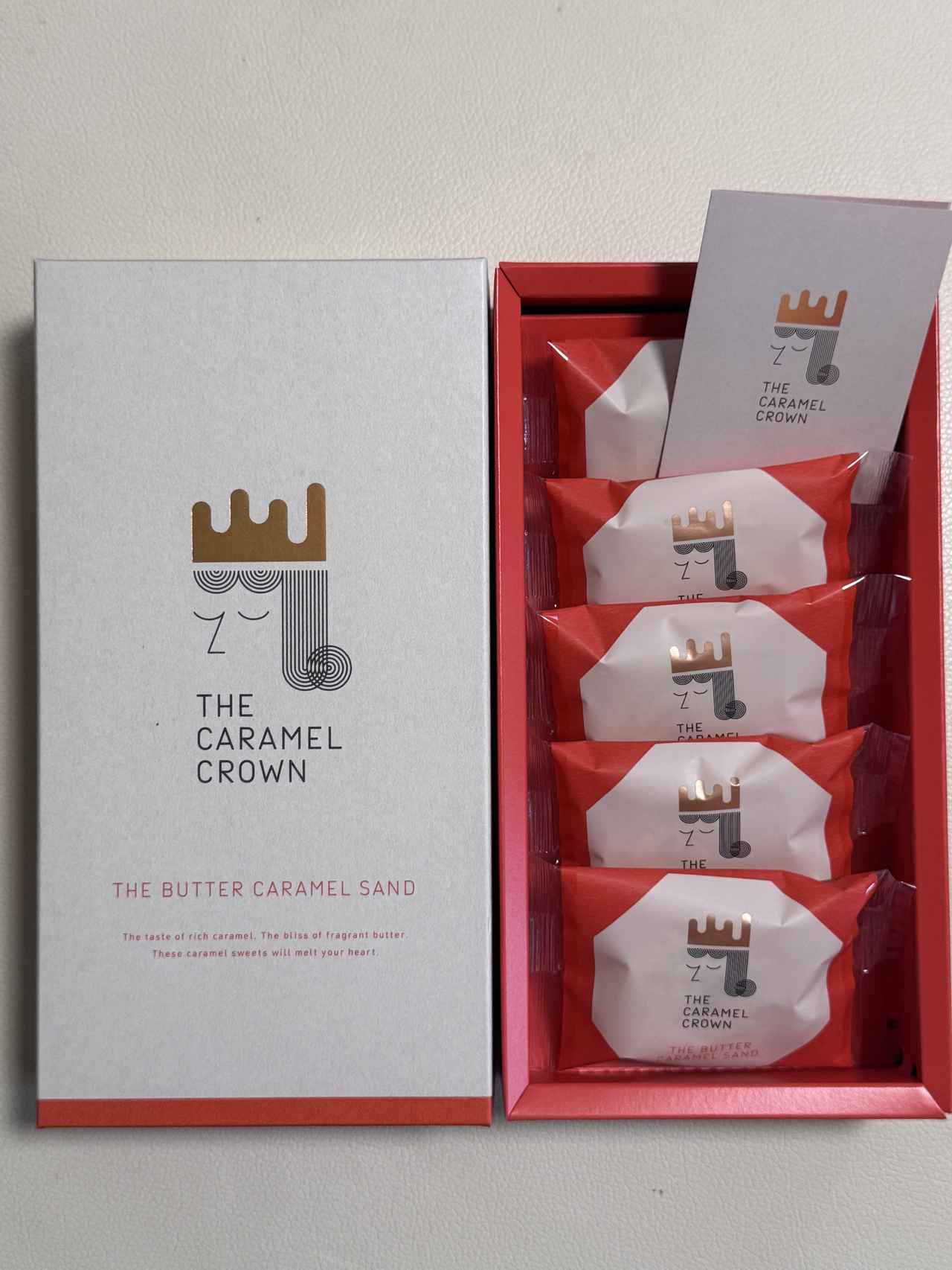 画像: THE バターキャラメルサンド ※表示価格は参考小売価格 5個入 1,188円(本体価格1,100円) 8個入 1,944円(本体価格1,800円) 12個入 2,916円(本体価格2,700円)