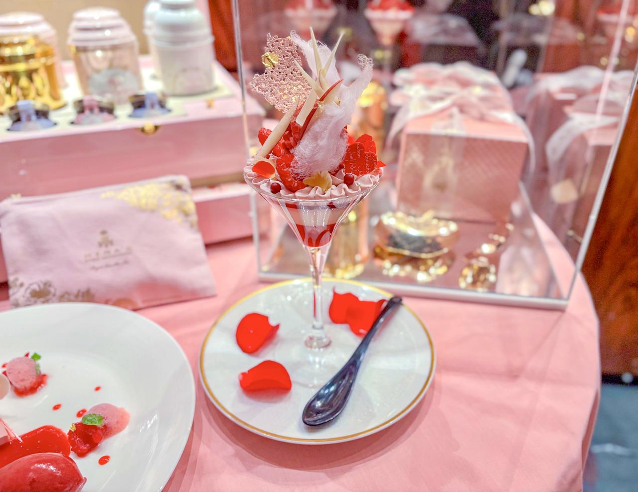 画像1: バラが香る、ドレスをまとった贅沢パフェ