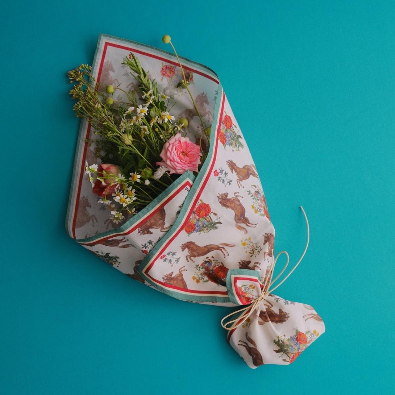 画像: ハンカチ \1,760