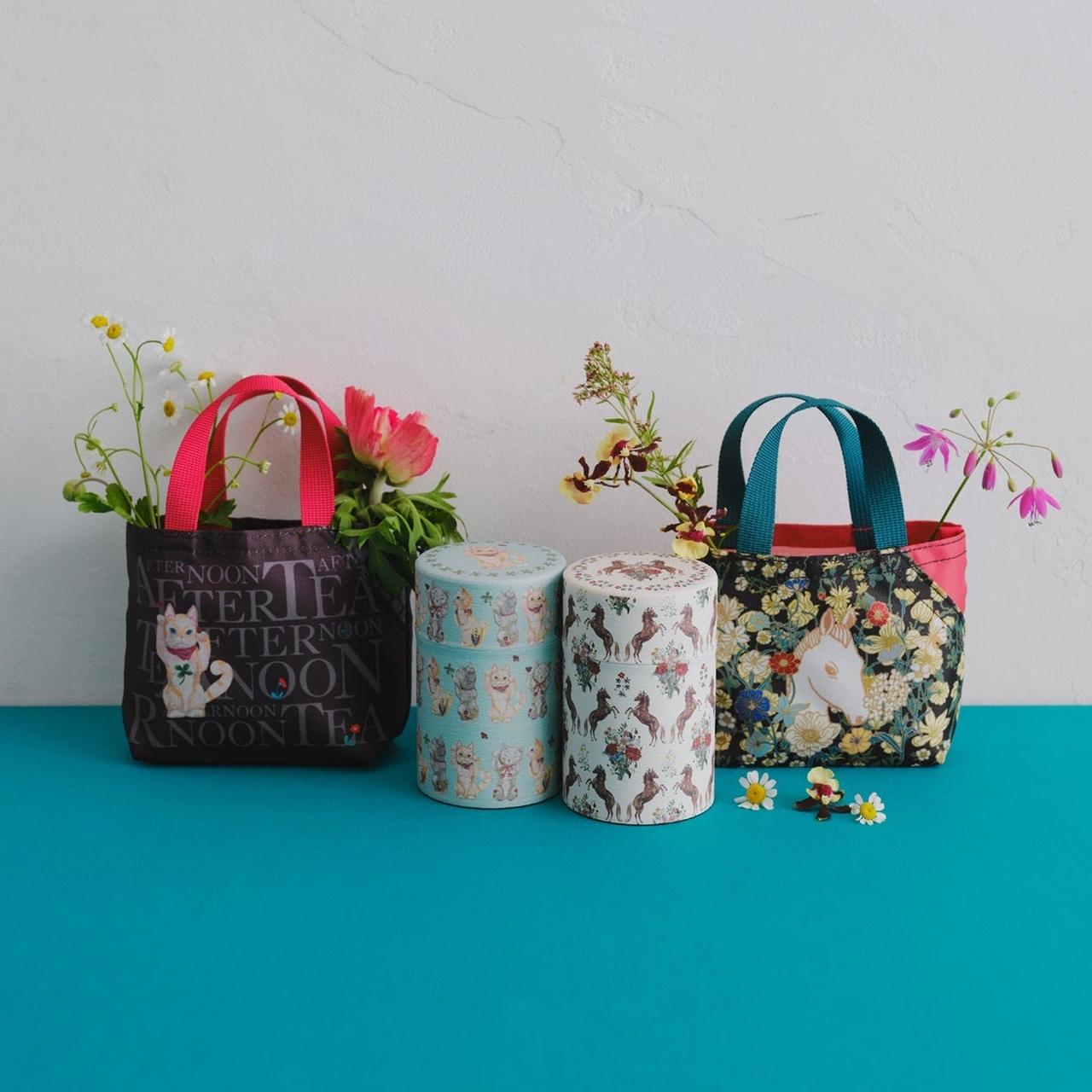 画像: TEA TIMEミニトートセット 各\1,540、お茶缶大福茶(猫)・お茶缶多福茶(午) 各\1,540