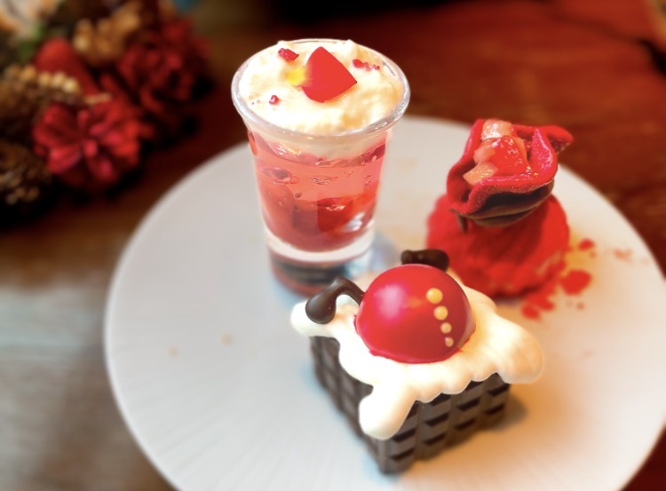 画像13: 【試食レポ】サンタさんが大ピンチ?!テラスでもいただける、あのホテルのクリスマスアフタヌーンティーが可愛すぎ♡