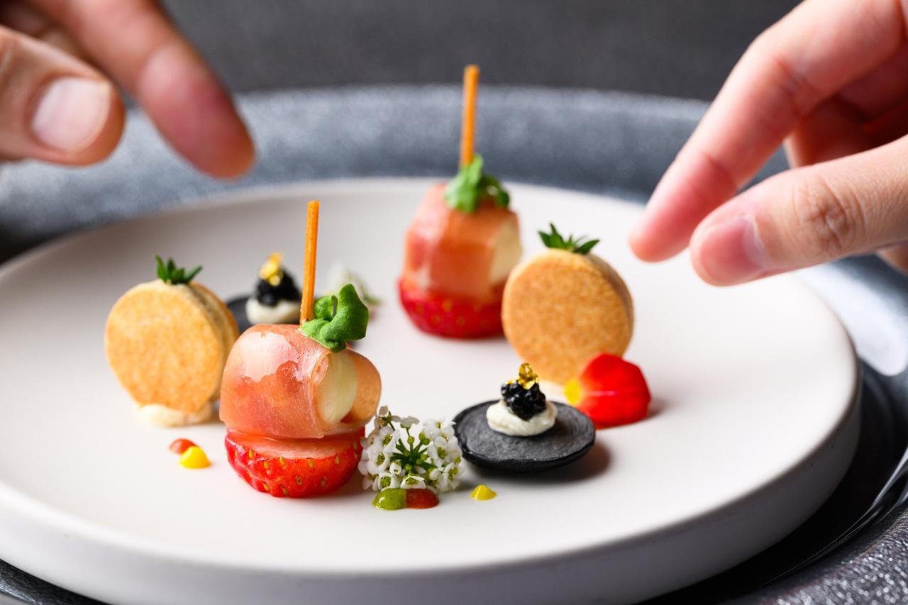 画像: アニヴェルセルカフェ 表参道にて 「ANNIVERSAIRE Christmas 2025」開催 ; 11月19日(水)から12月25日(木)までの期間限定 ; |