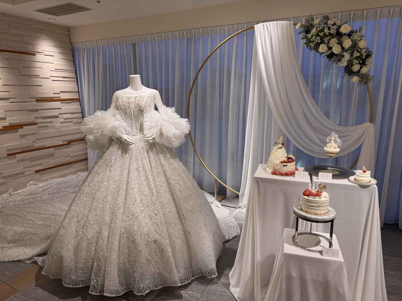 画像1: “純白”が紡ぐ、祝福と幸福感に満ちた世界