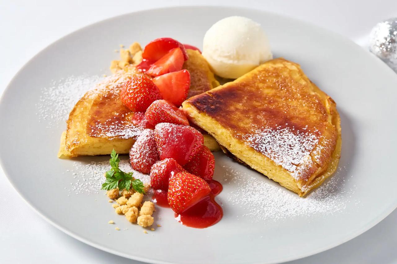 画像: 「ストロベリーミルフィーユパンケーキ」2,800円