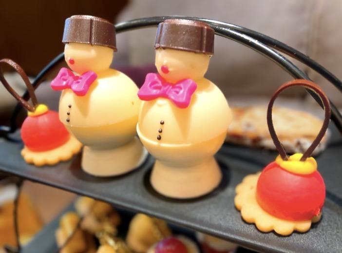 画像3: ホリデーシーズンに乾杯！スパークリングで始まる、「フェスティブ・アフタヌーンティー」をホテルのラウンジ空間で♡