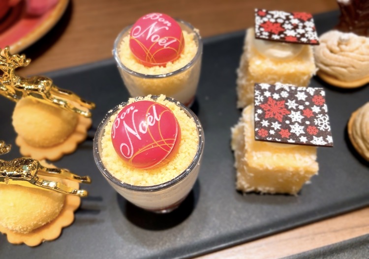 画像8: ホリデーシーズンに乾杯！スパークリングで始まる、「フェスティブ・アフタヌーンティー」をホテルのラウンジ空間で♡