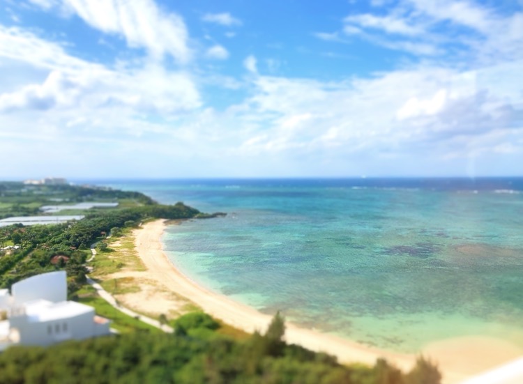 画像: エグゼクティブラウンジから見える海