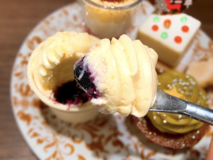 画像5: ホリデーシーズンに乾杯！スパークリングで始まる、「フェスティブ・アフタヌーンティー」をホテルのラウンジ空間で♡