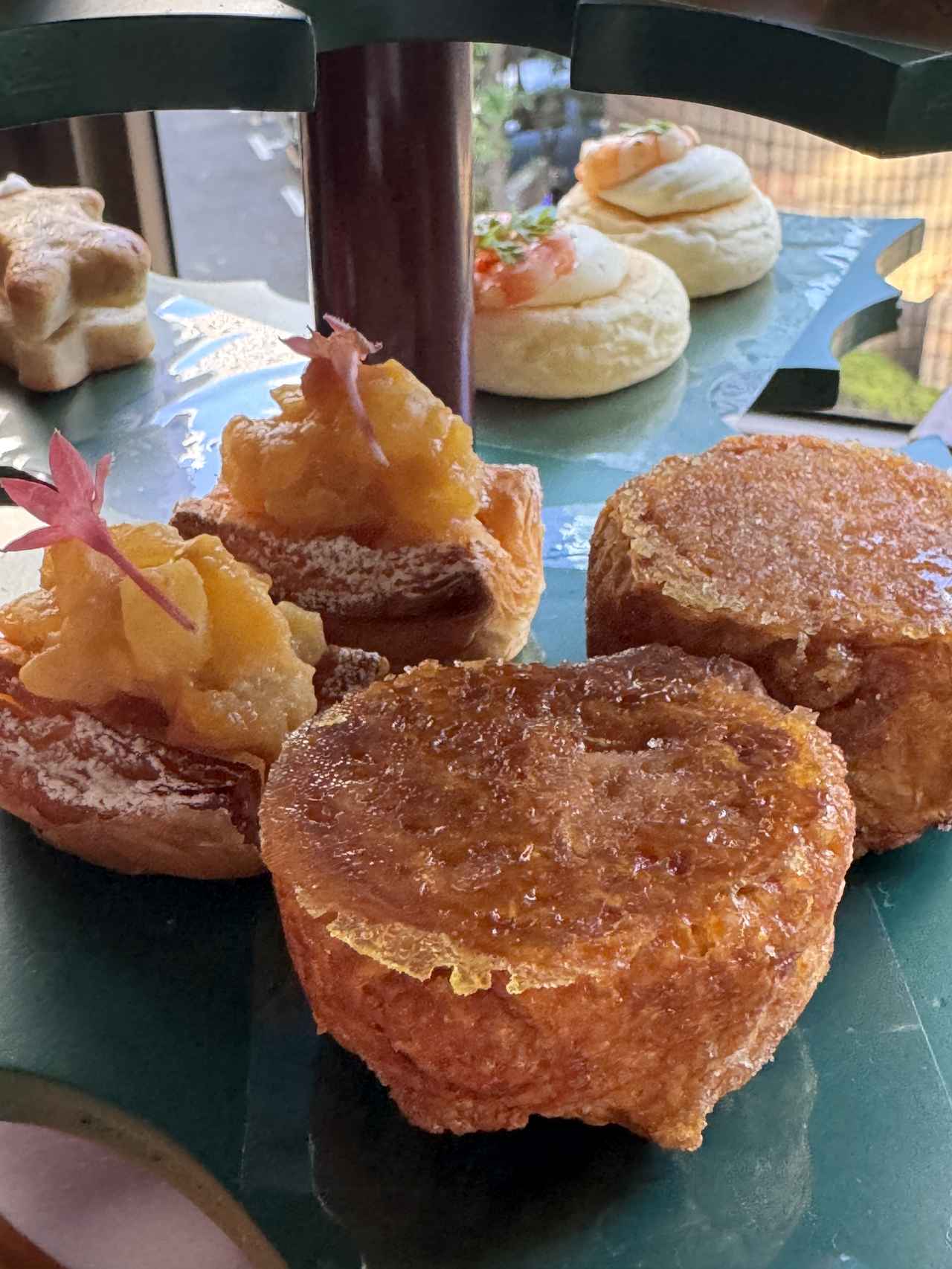 画像6: 【ヒルトン東京】パンが主役のクリスマスアフタヌーンティー「プティ・ブーランジェリー」開催