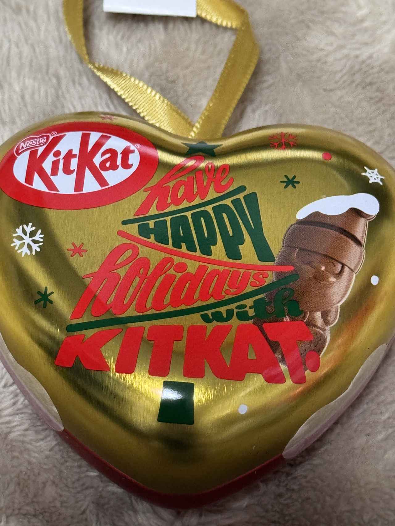 画像: 商品名:3個入り キットカット ホリデイサンタ ハートオーナメント缶 価格: 1080円(税込)