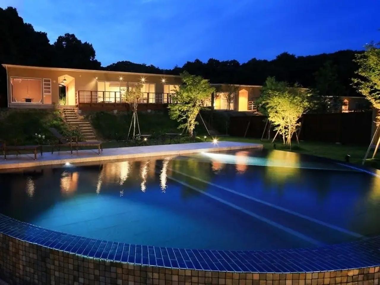 画像: 敷地面積685～1604㎡の広大プライベート空間