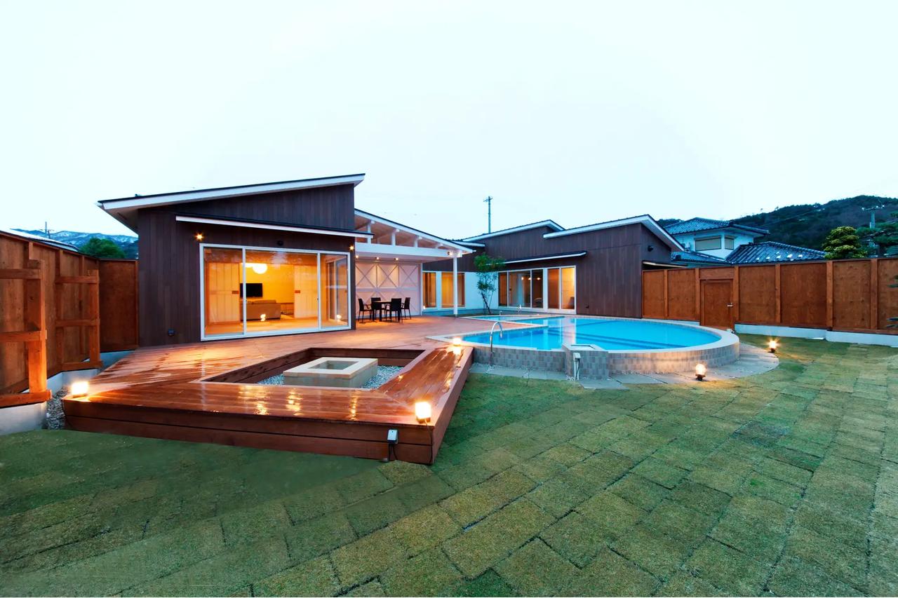 画像: 約130㎡のプライベートドッグランを完備