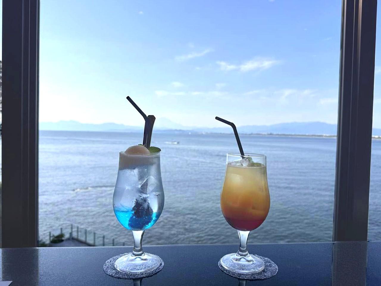 画像: 湘南クリームソーダ　880円（税込）＊限定20点 江の島サンセット　880円（税込）＊期間限定