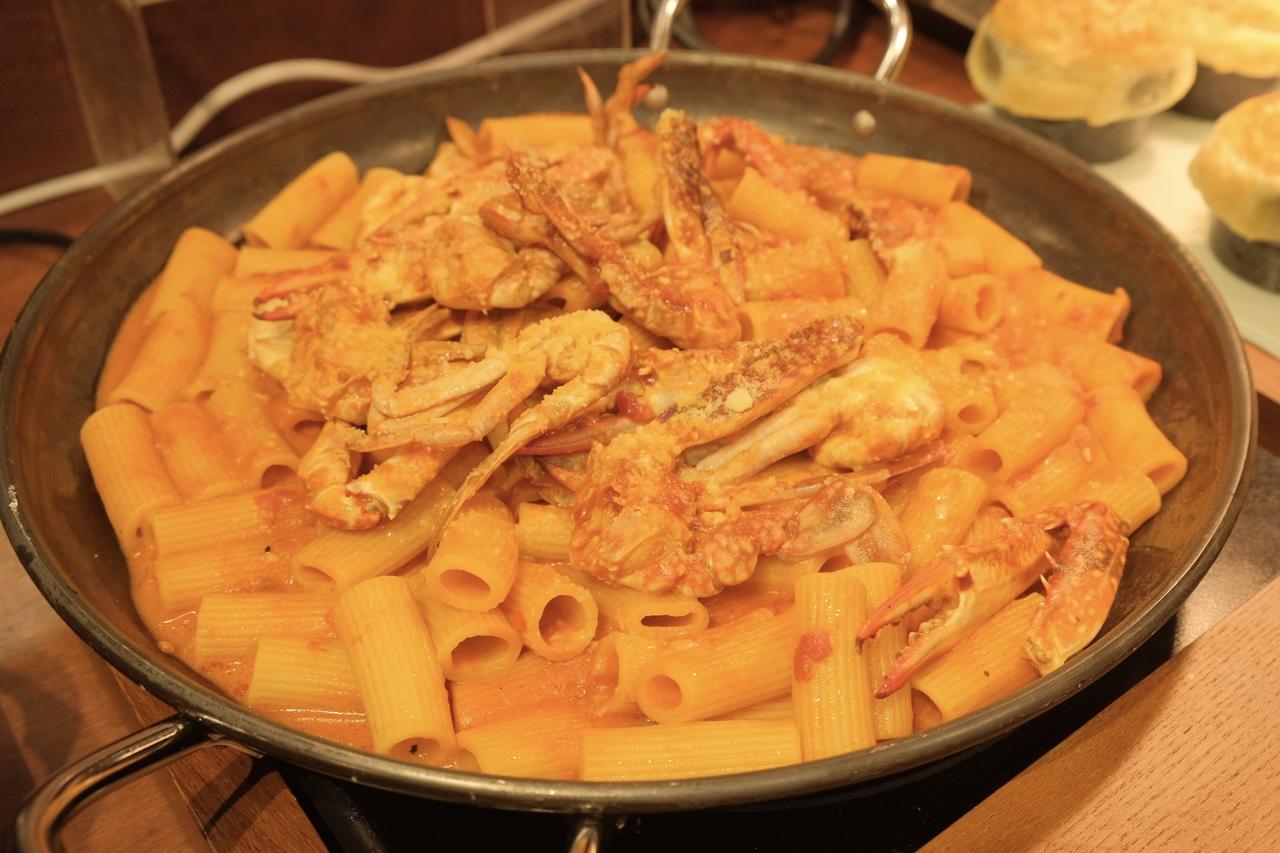 画像: 渡り蟹のトマトクリームパスタ