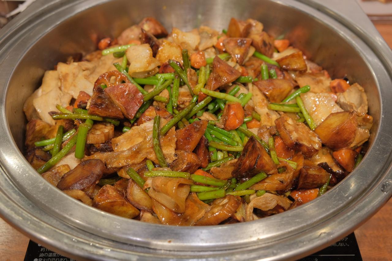 画像: 豚肉と根菜のオイスターソース炒め