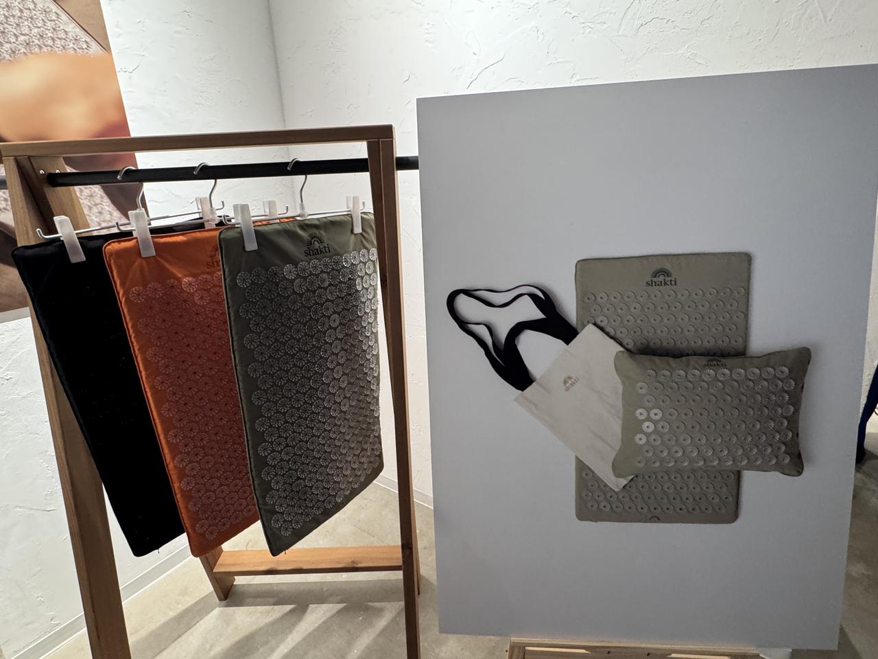 画像: インドの女性たちの手で作られる、意味ある一枚