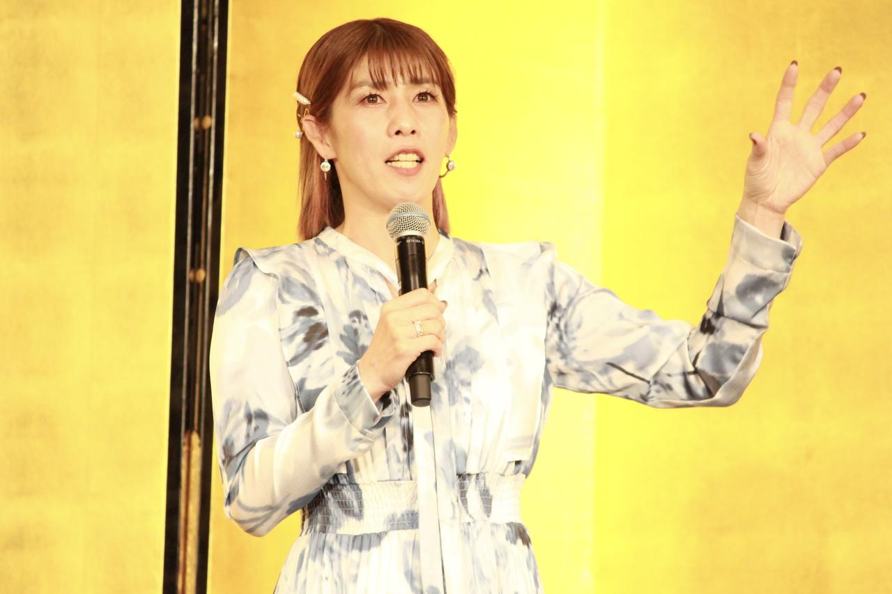 画像1: 公認会計士試験合格者のお祝いに吉田沙保里が登場!「ここからがスタート」とエールを送る