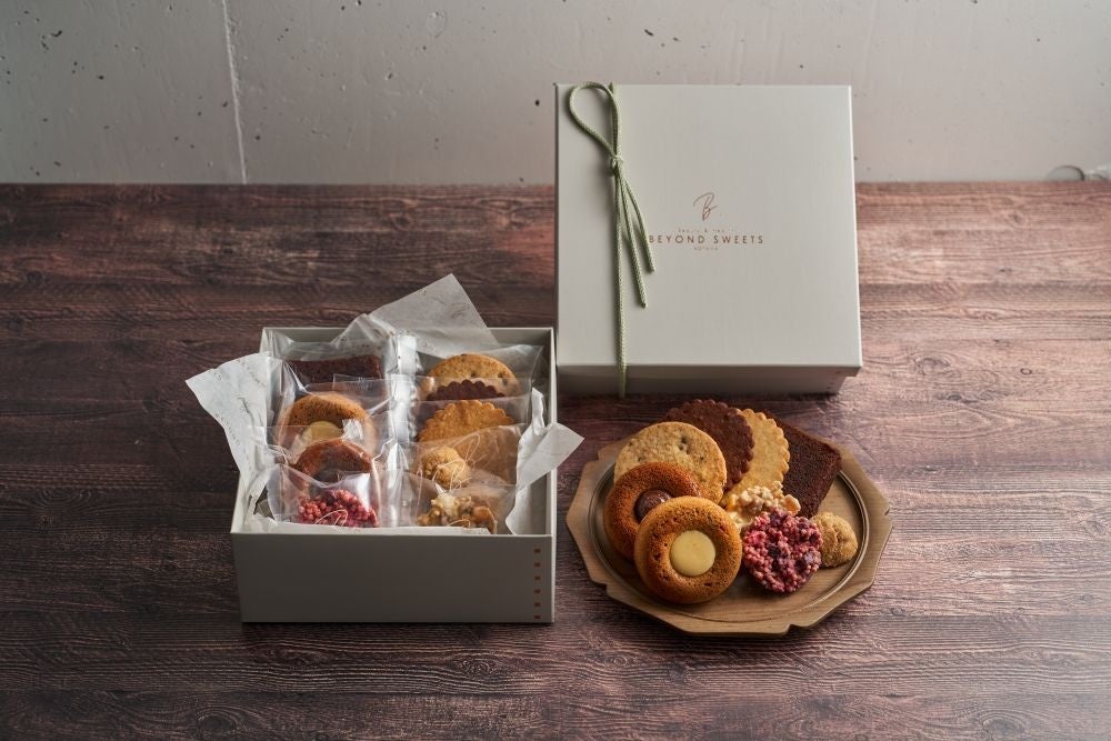 画像2: アレルギー特定8品目不使用!小麦・白砂糖なしのグルテンフリークッキー缶がクリスマス限定で登場