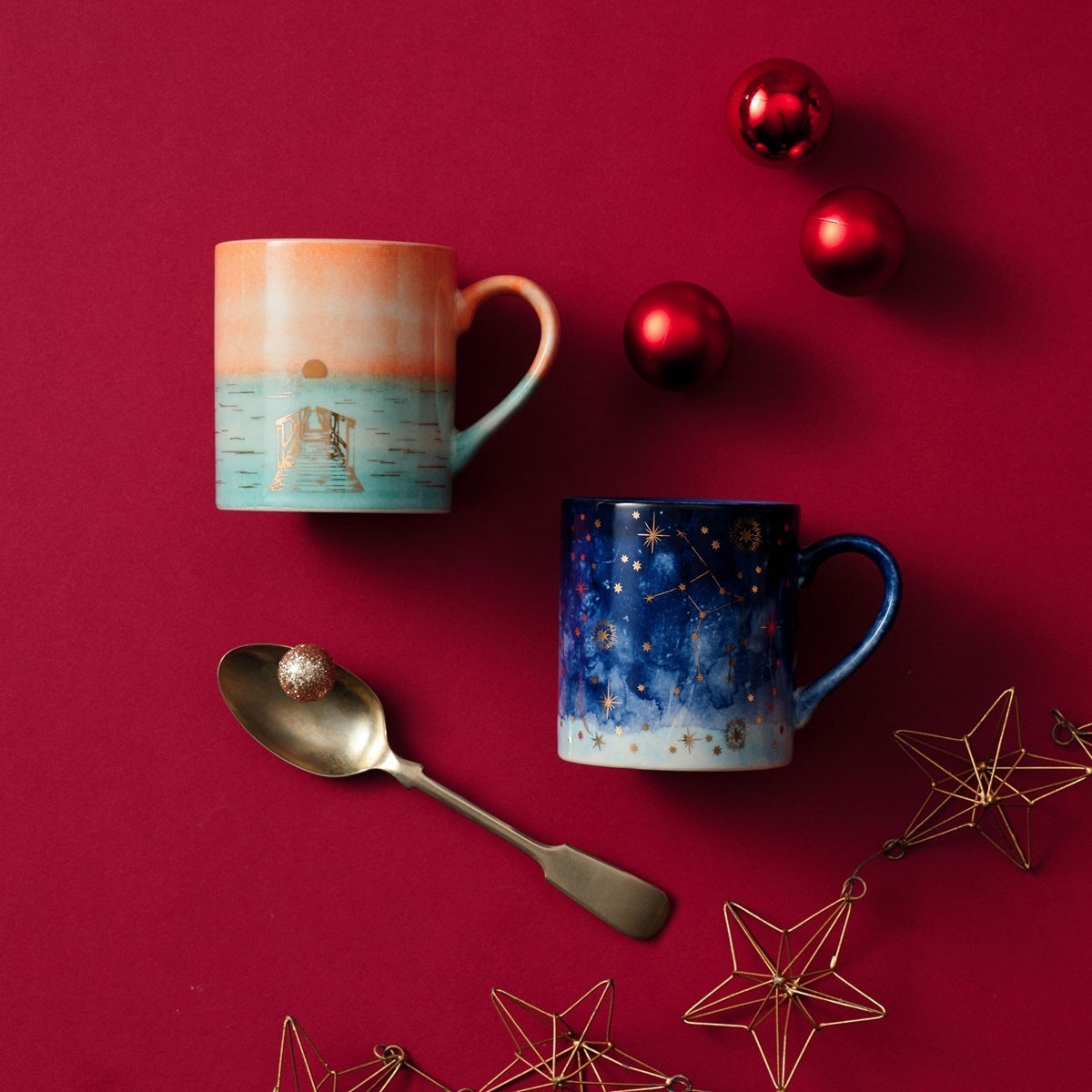 画像: 「『星空（ネイビー）』と『夕空（オレンジ）』など、空の情景をテーマにしたシリーズはご両親の時間を彩るギフトにおすすめです」（シニアスーパーバイザー 豊島さん）