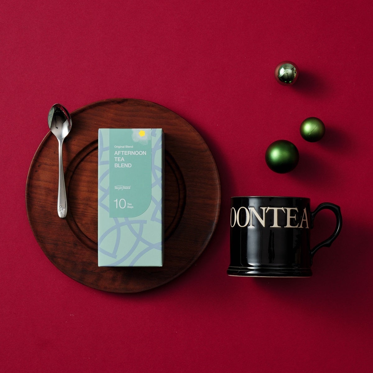 画像: 紅茶(ティーバッグ3g×10個入) \999、マグカップ \2,200