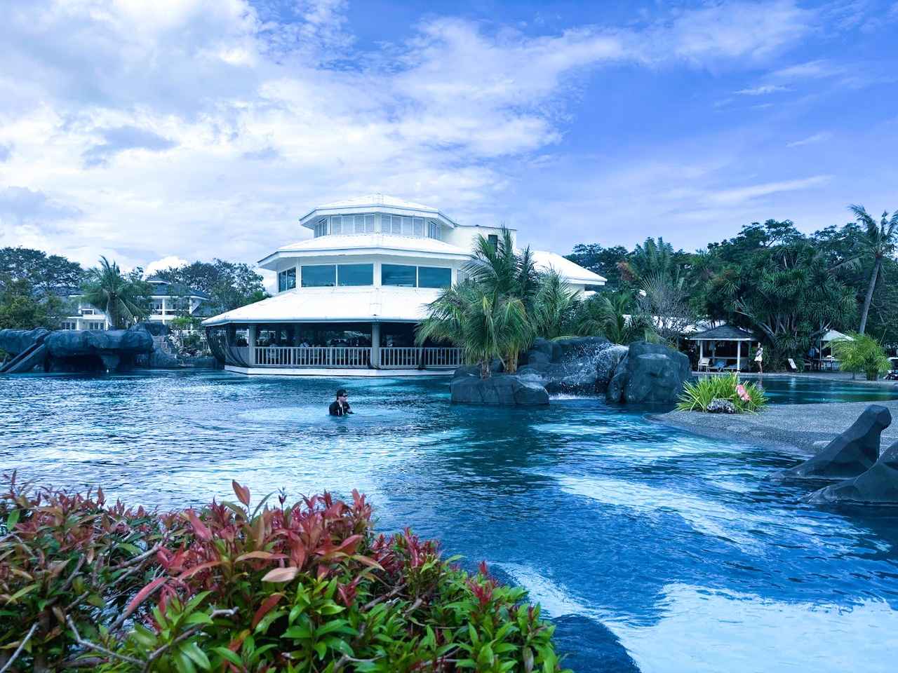 画像1: 世界最大級のラグーンプール