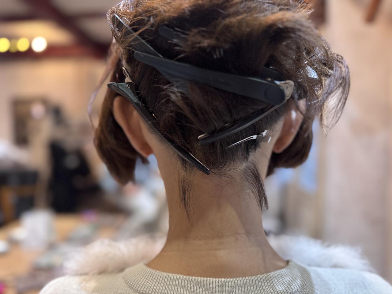 画像: この出た部分を全部切り落とすデザインと山形に残すデザインがあり選べます。