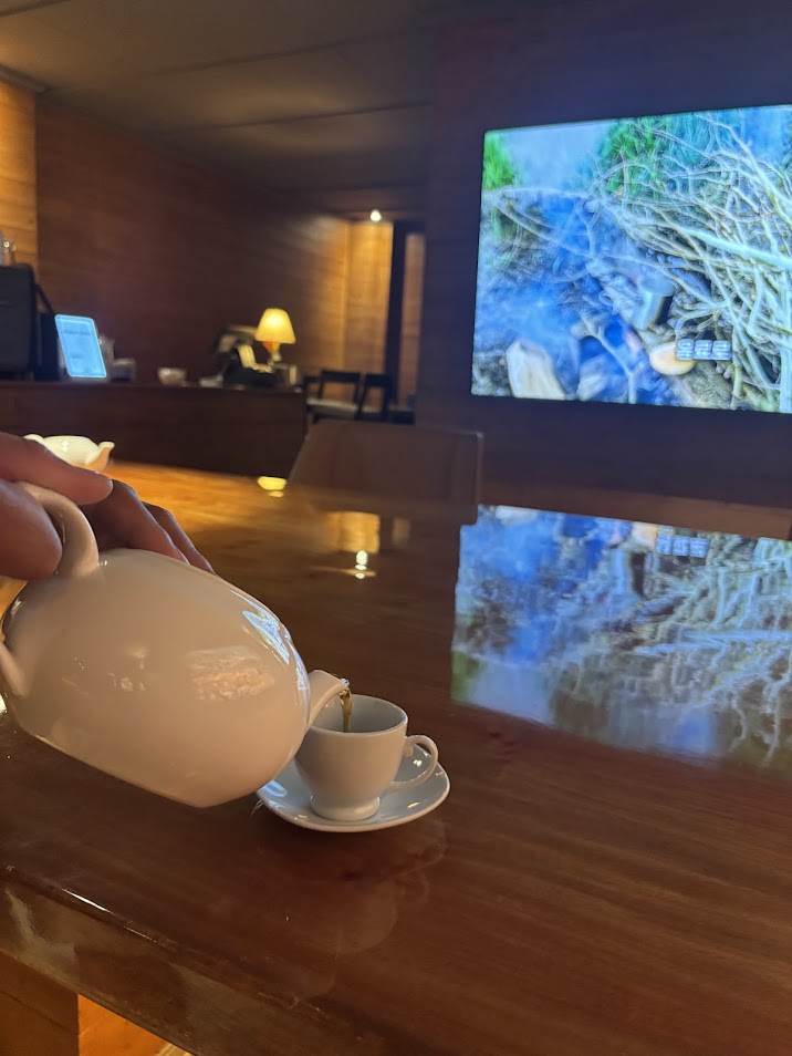 画像2: こころ穏やかになるお茶やウィスキー体験も