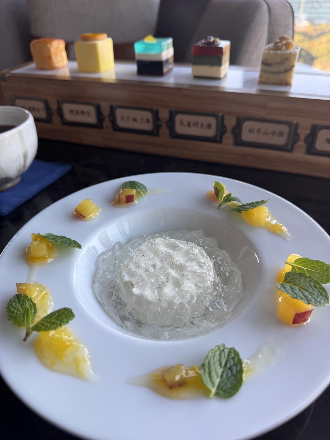 画像: レモングラス香るバニラパンナコッタ