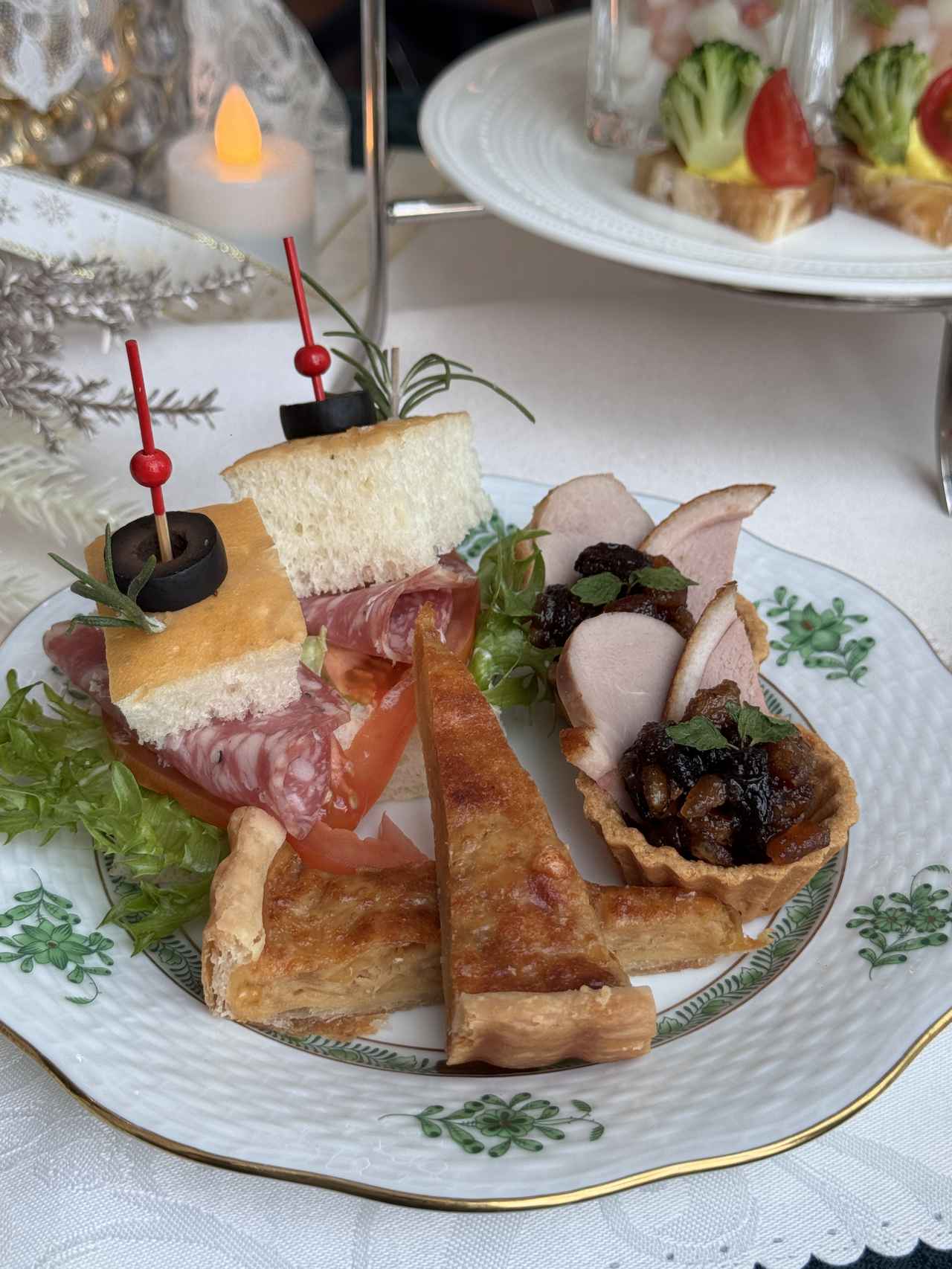 画像1: 深紅のベリーに心躍る♡【ザ ロイヤルパークホテル アイコニック 東京汐留】冬限定クリスマスアフタヌーンティー