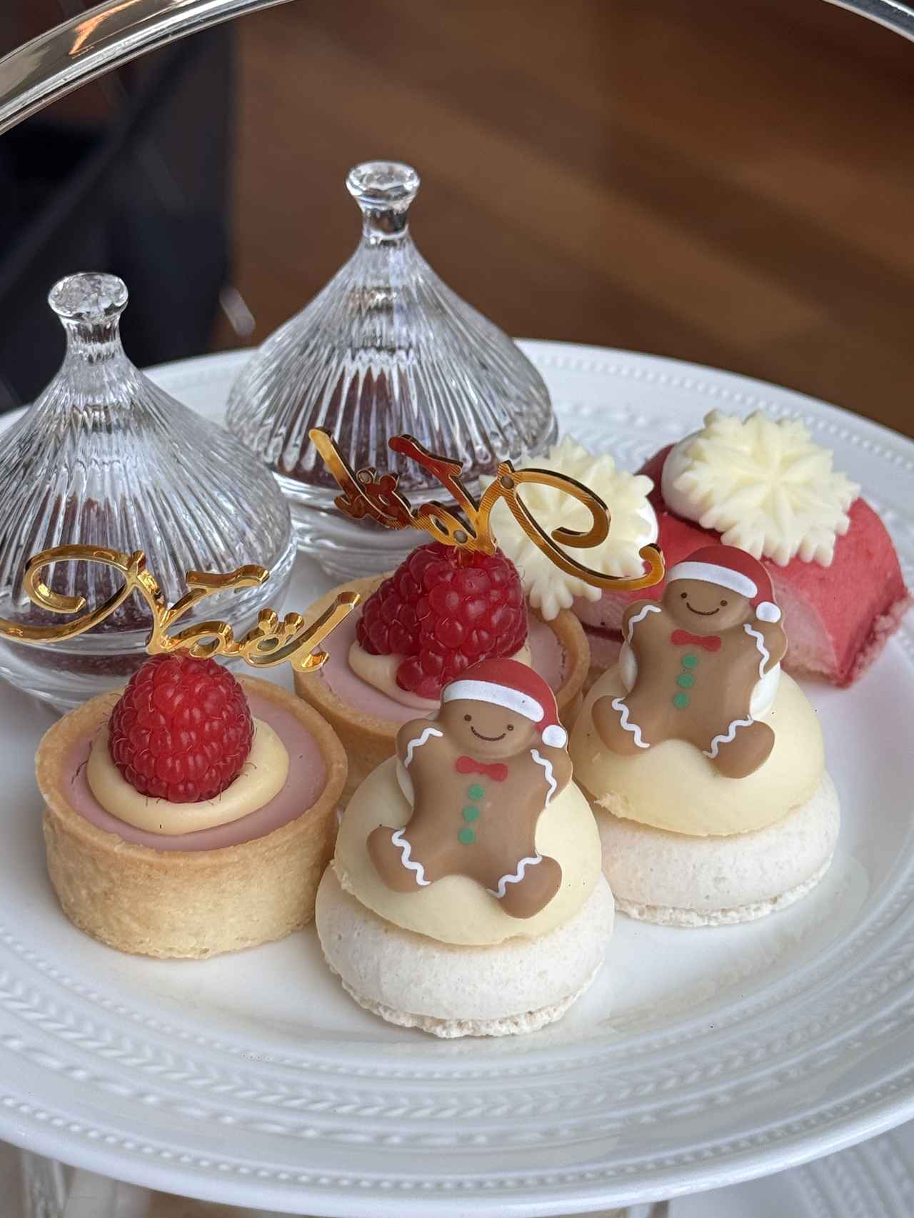 画像3: 深紅のベリーに心躍る♡【ザ ロイヤルパークホテル アイコニック 東京汐留】冬限定クリスマスアフタヌーンティー