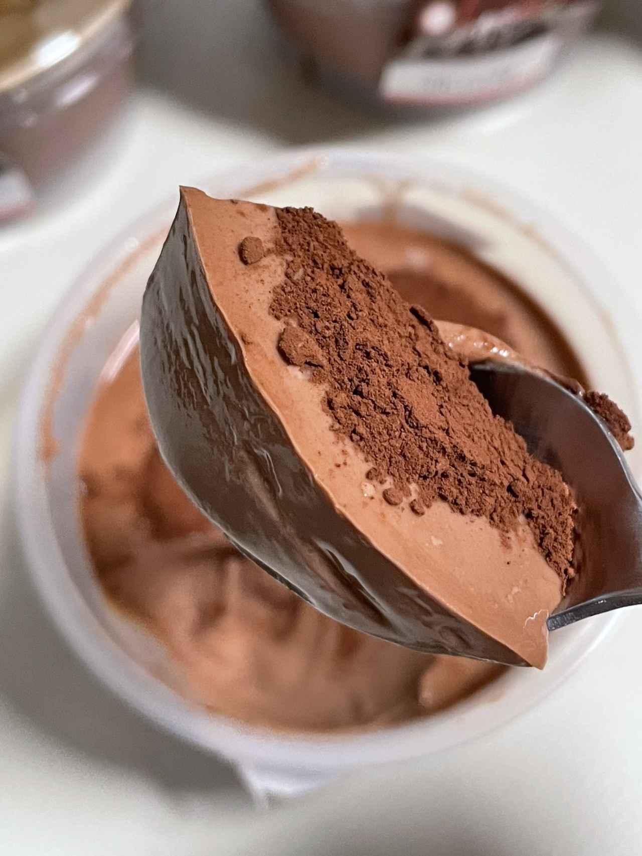 画像1: 粉雪のようなココアをまとった冬のプリン♡トーラク「冬のチョコラテプリン」12月2日より全国発売