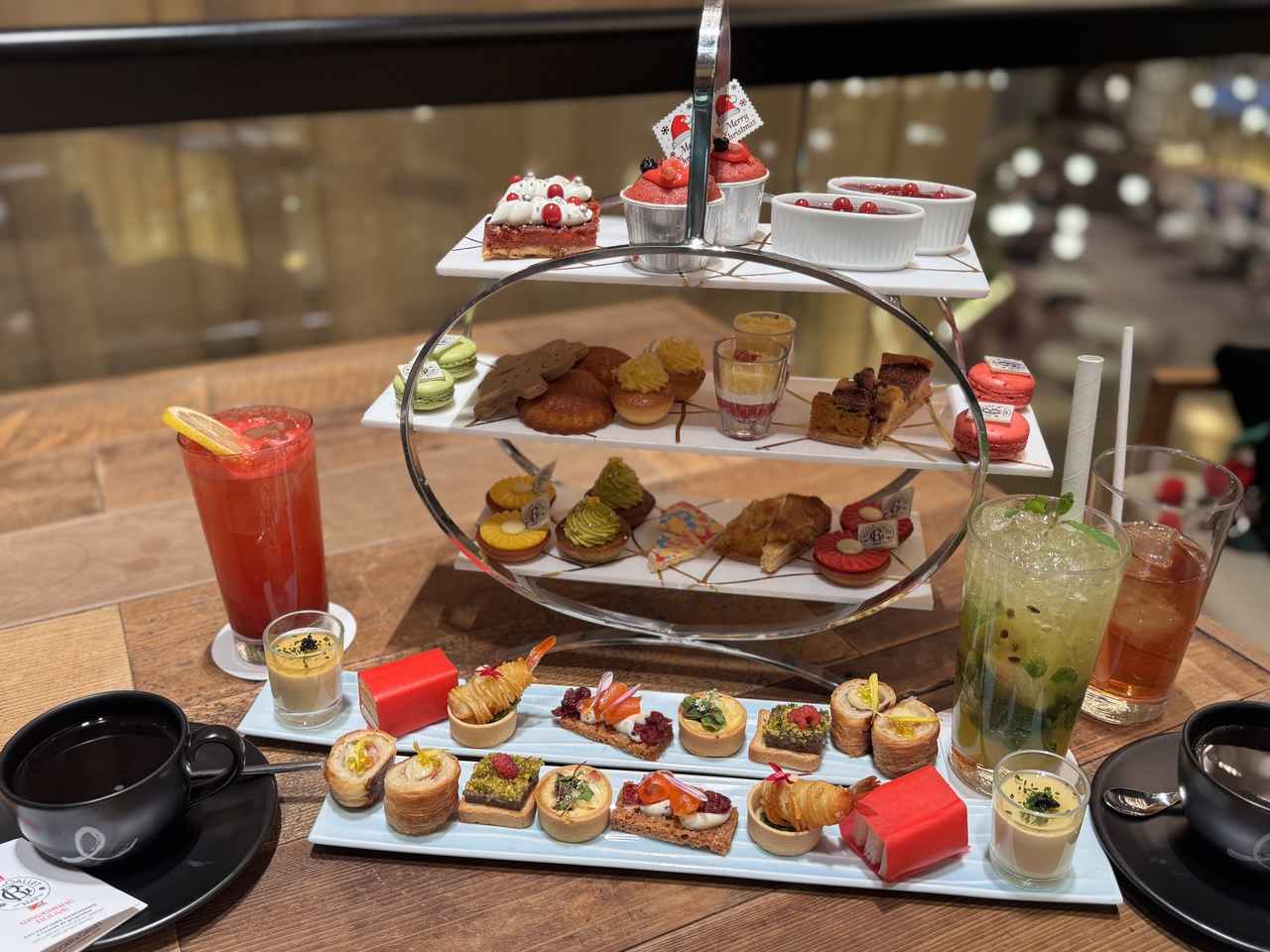 画像: ドリンクは別途オーダーしたもの