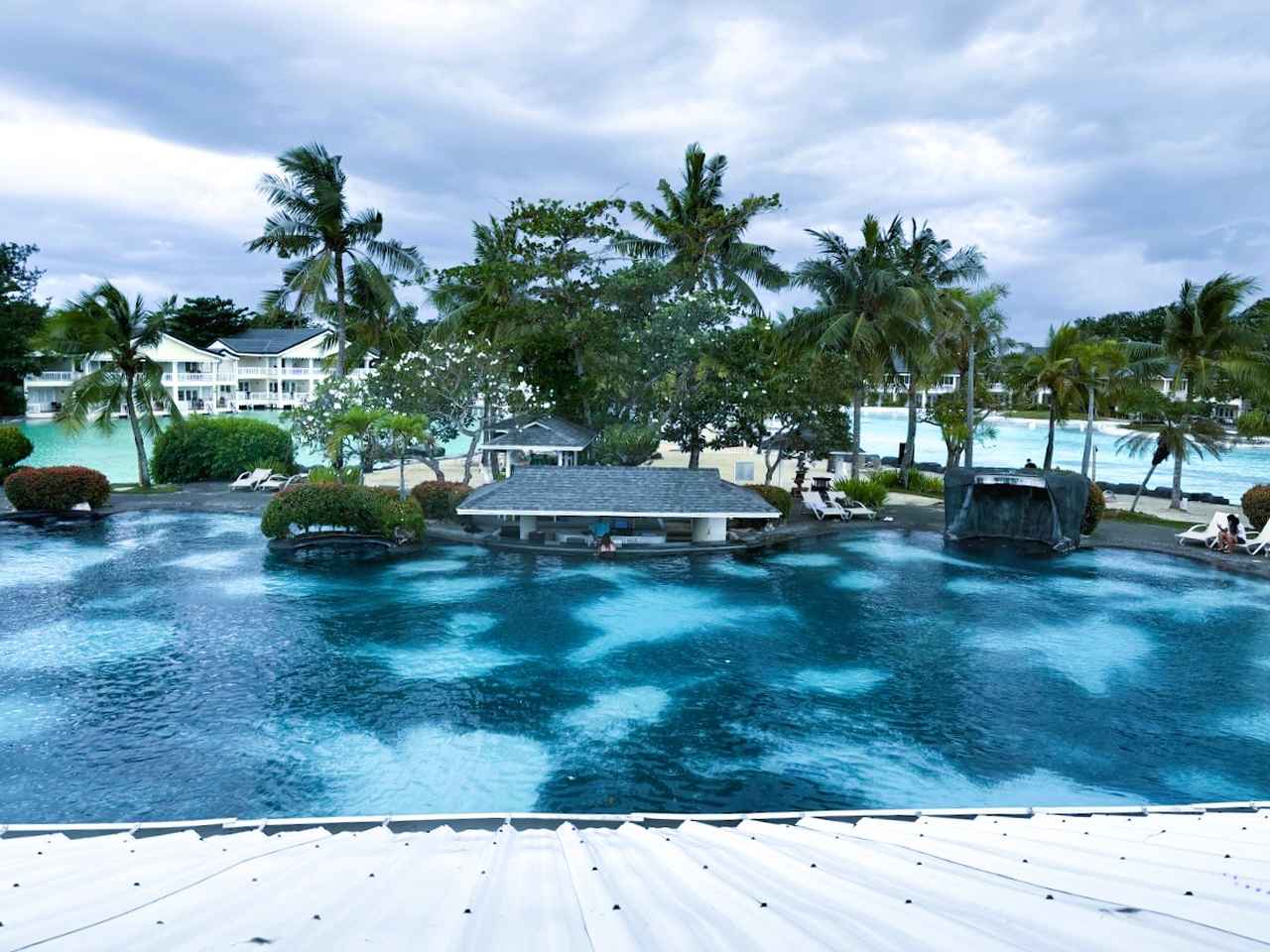 画像: セブ・マクタン島リゾートホテル徹底比較!家族旅、女子旅、ハネムーン、熟年層様々にぴったりなホテルとその自信からキャンセル無料システムも!