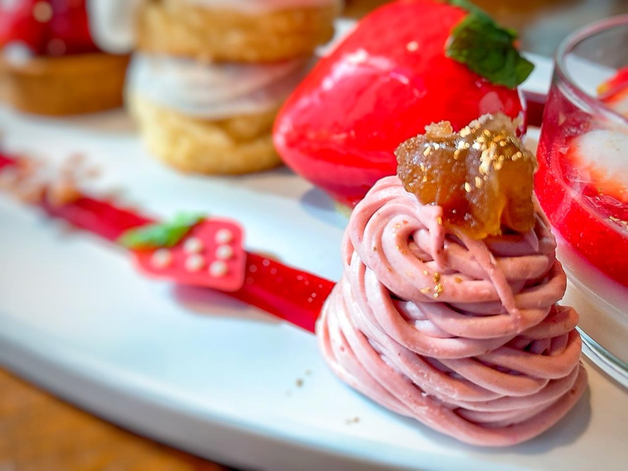 画像: 苺づくしのスイーツと、ほっこりセイボリー