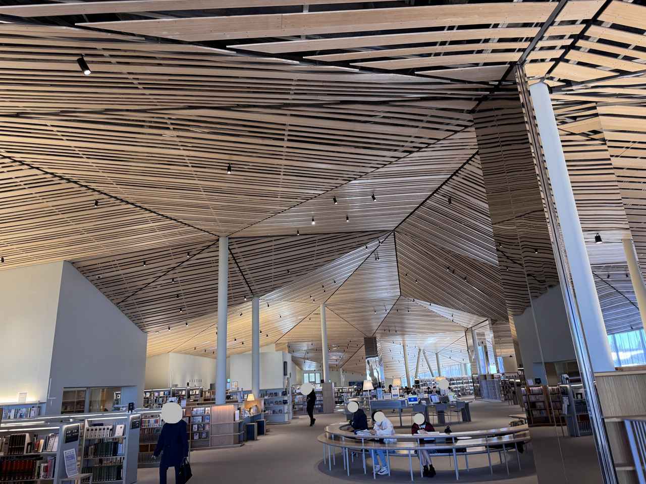 画像: “少々賑やかな図書館”の魅力