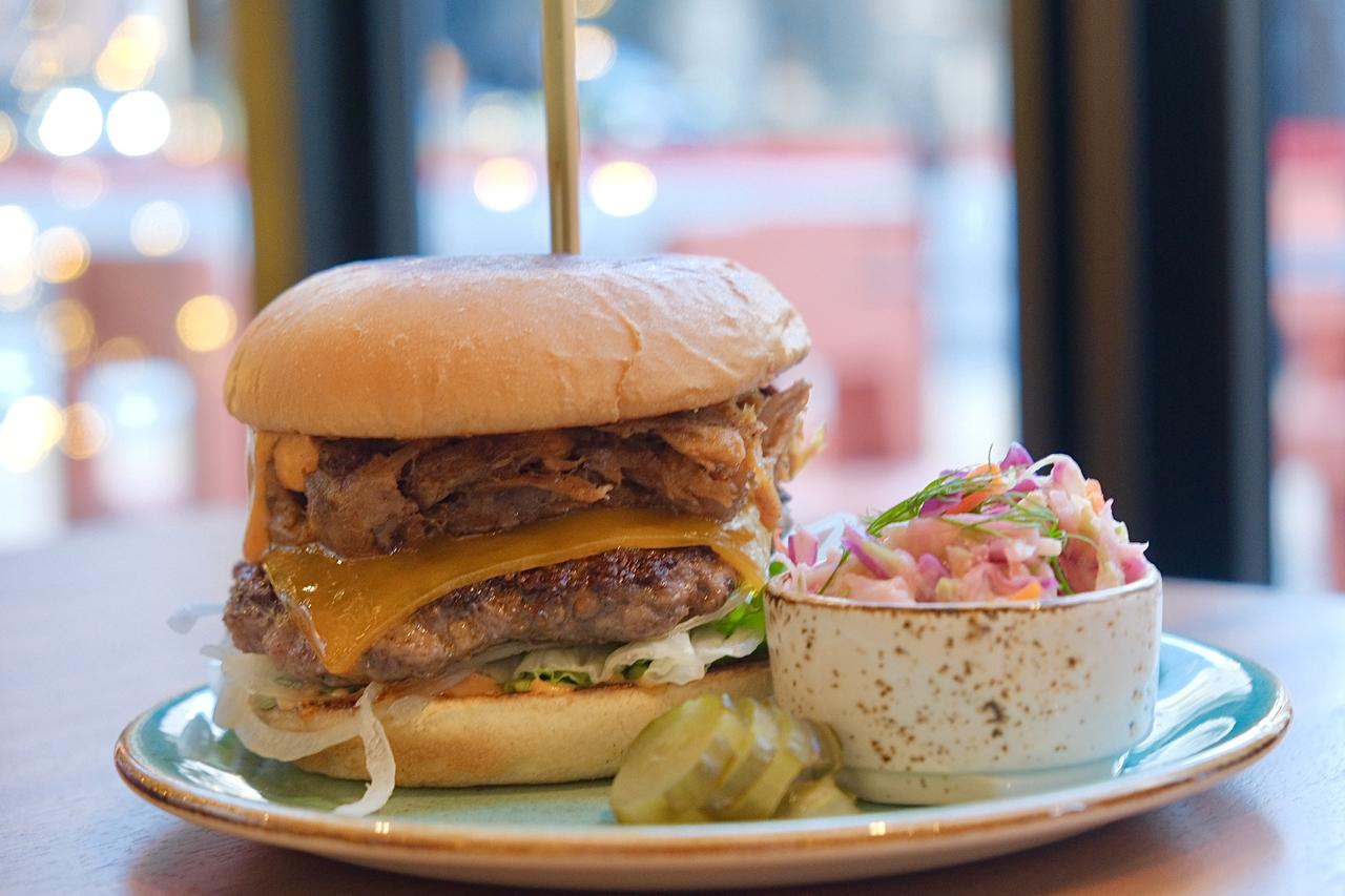 画像5: マンスリーバーガー 第一弾は『BBQ プルドポークバーガー』