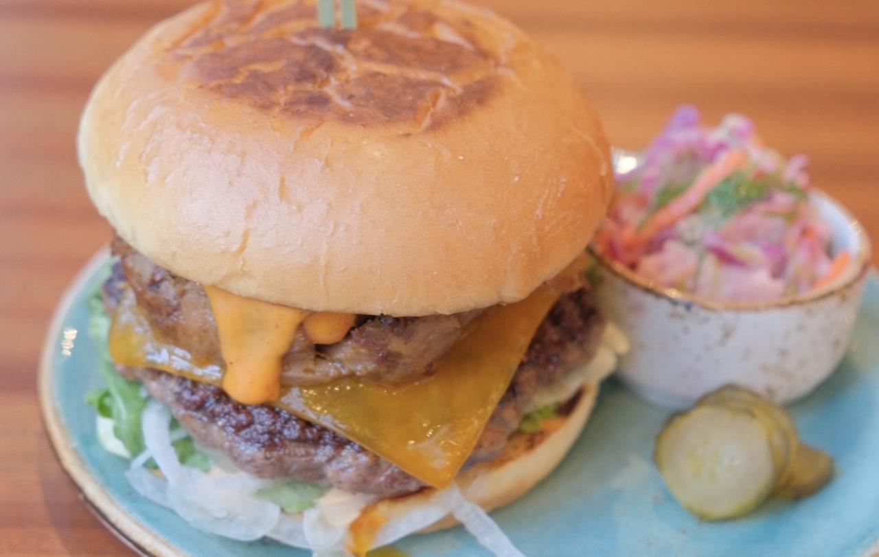 画像1: マンスリーバーガー 第一弾は『BBQ プルドポークバーガー』