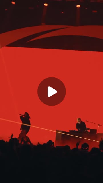 画像: Creepy Nuts on Instagram: ". thank you !! Spotify On Stage Tokyo 2025 -Year-End Special- at. 東京ガーデンシアター @SpotifyJP #SpotifyOnStageTokyo"